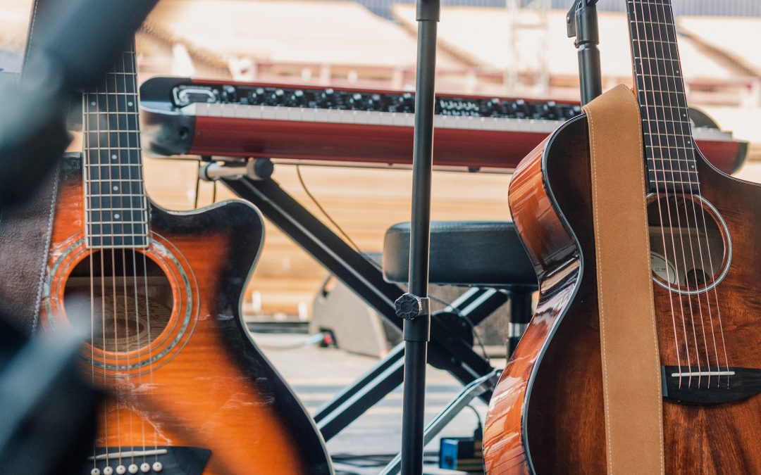 DO I NEED TO BE MUSICAL TO LEARN HOW TO PLAY THE GUITAR ?